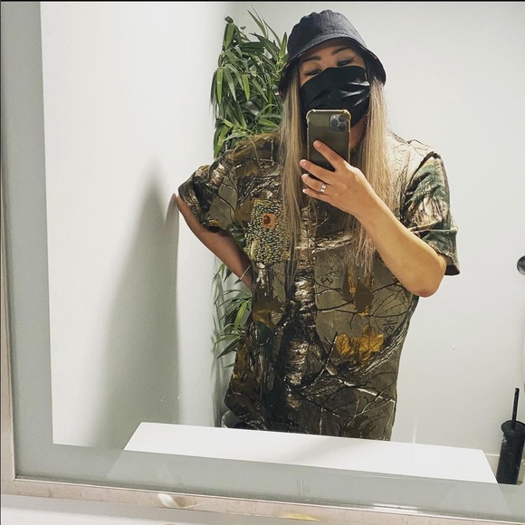 Meet your Posher, Kat 😸 - Picture 2 of 2